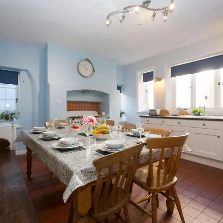 Roseberry House *